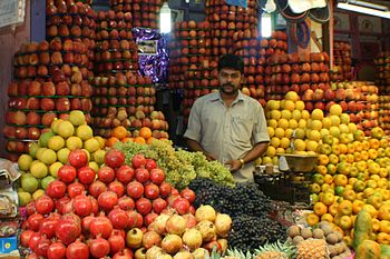 English: Fruit stall in Mysore, Karnataka. App... English: Fruit stall in Mysore, Karnataka. App...